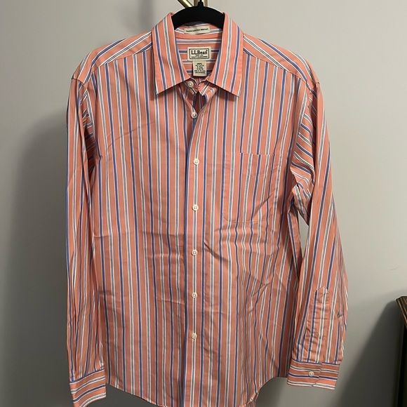 L.L. Bean Other - L.L. Bean Men’s size small 💯 COTTON button down